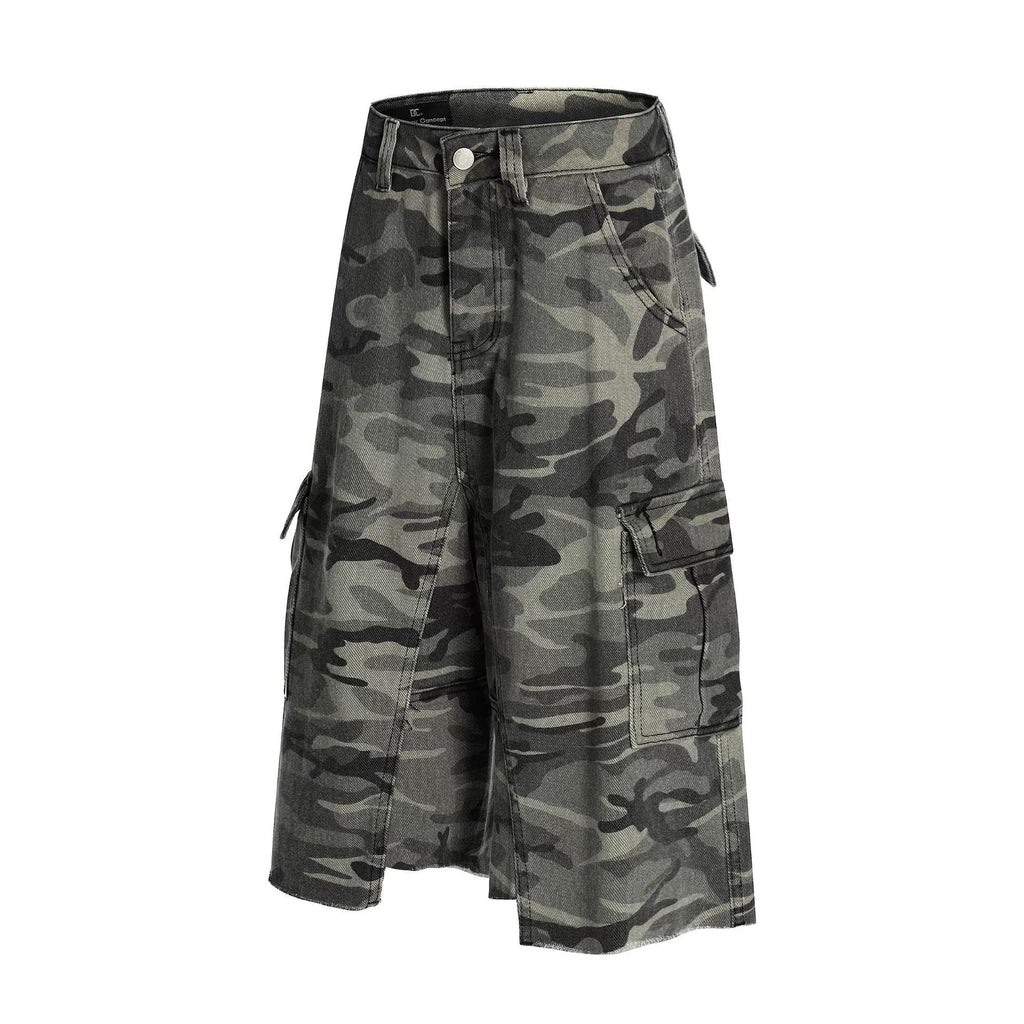 Fashion sports loose camouflage shorts
