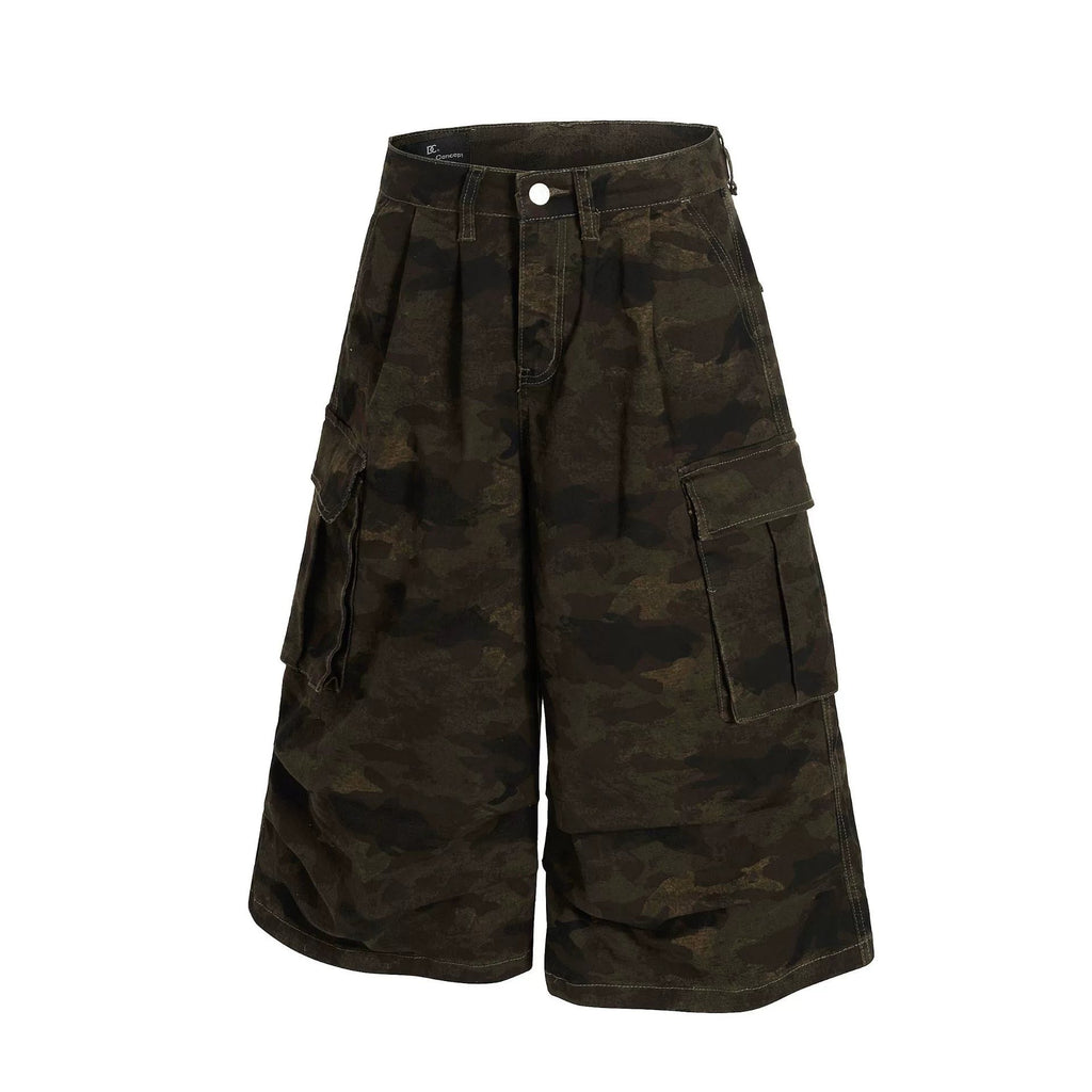 Fashion sports loose camouflage shorts